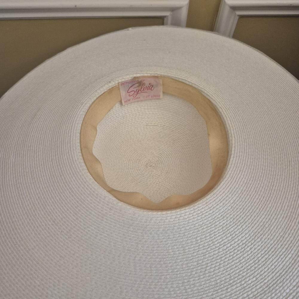Chic White Sun Hat for Women - Picture 10 of 10